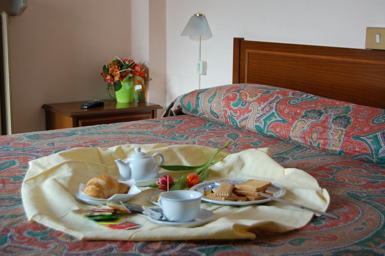 Albergo Sud America Paesana Екстериор снимка